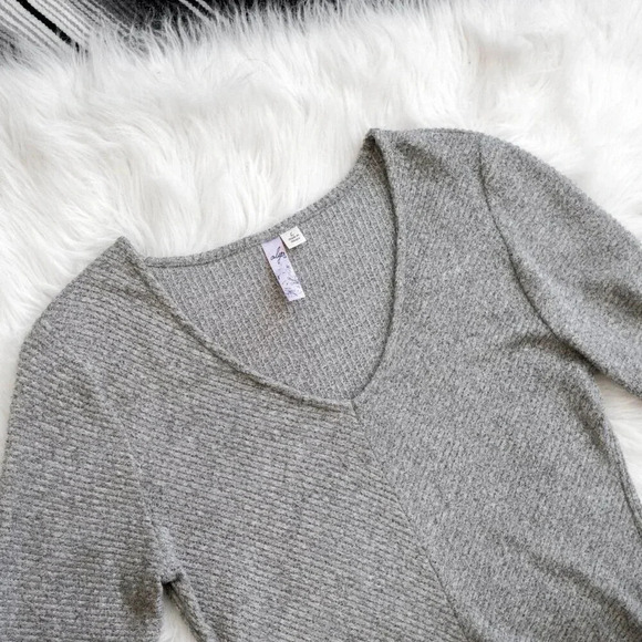 ALYA ANTHROPOLOGIE SOFT GREY SWEATER DRESS BELL SLEEVES SZ L - Picture 4 of 8